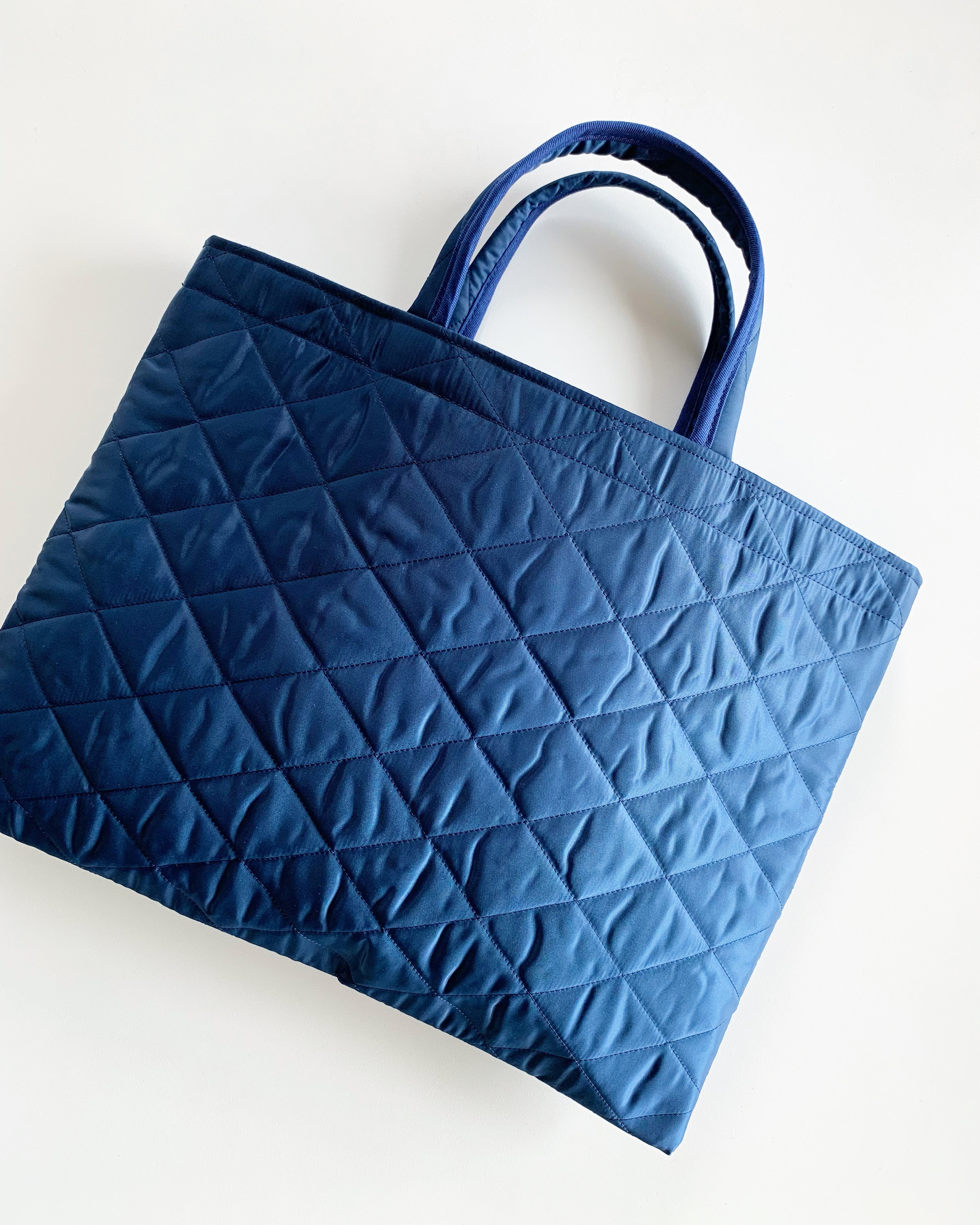 BIBI bag. “LARGE” quilting cloth Navy | BIBI bag presented by BIBI