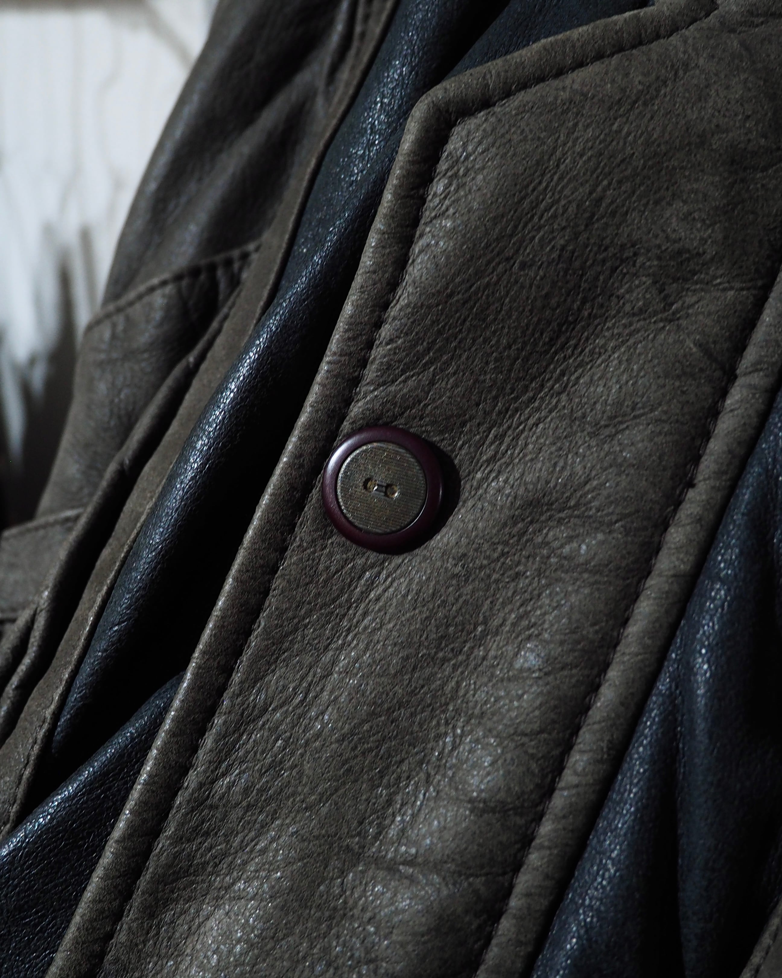" 変形 × 分離 " Sleeve Detachable Gimmick × Panel Switching Vintage Loose Leather Jacket