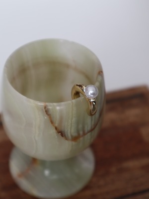 Una pearl ear cuff
