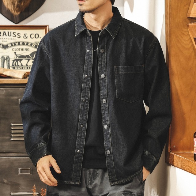 Single pocket vintage denim jacket