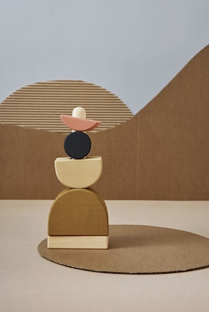 radugagrez ラドガグレ Shapes stacking tower 木のおもちゃ 知育玩具 ごっこ遊び おしゃれインテリア 誕生日プレゼント ギフト 木のぬくもり スタッキング 積み木 インテリア雑貨 輸入雑貨