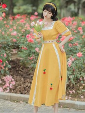 【0006】Retro Cherry Lace Short Sleeve Dress