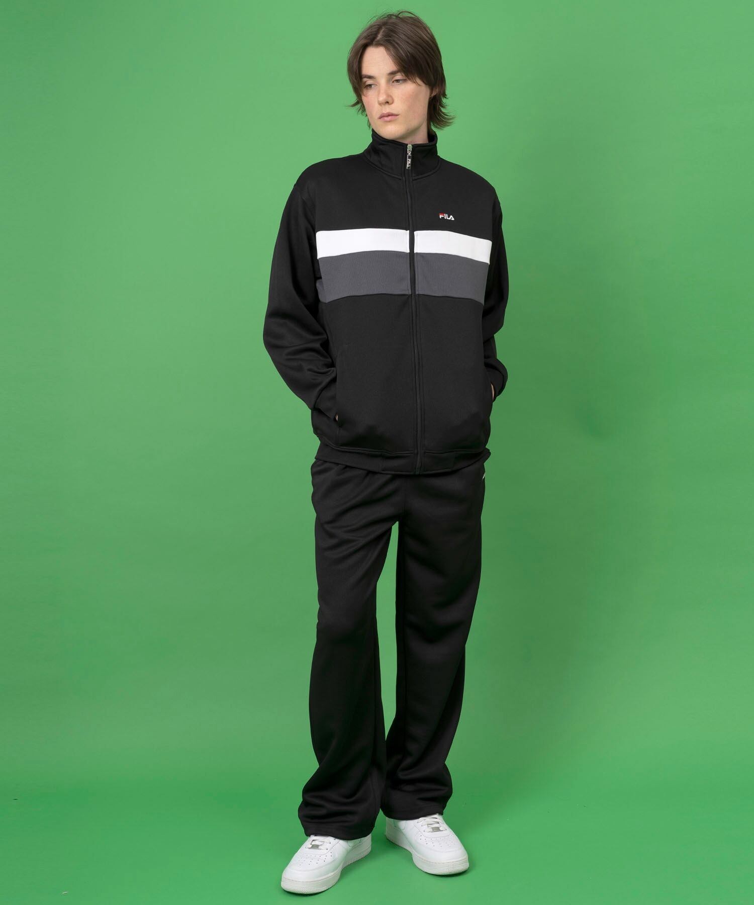 ユニセックス向けのブランドをメインにした、カジュアルな洋服や服飾