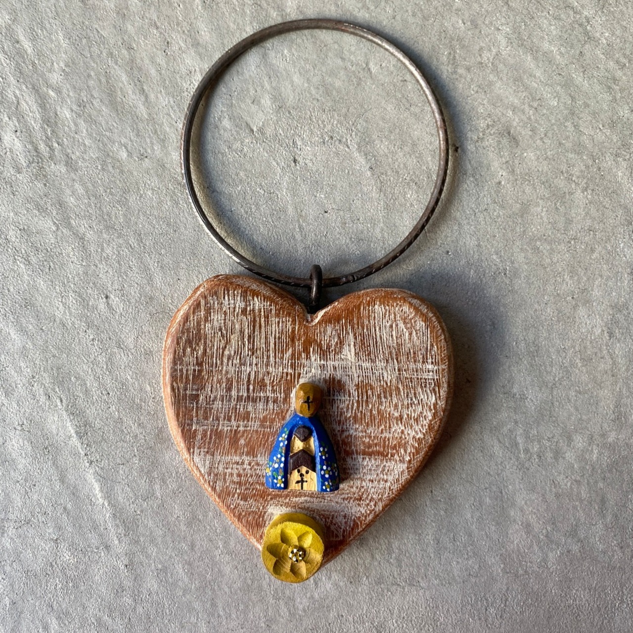 フォークアート OA 壁掛け アイアン アパレシーダ &イエローフラワー