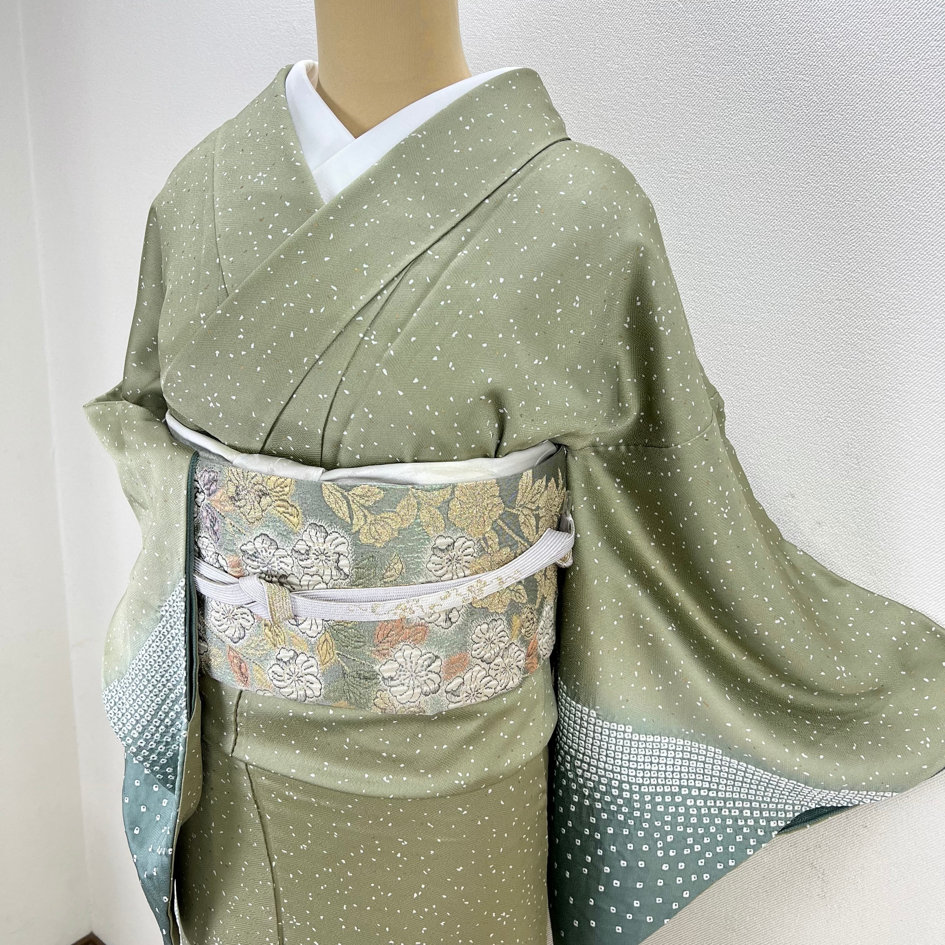 蒔糊　刺繍訪問着裏地に少しシミがあります