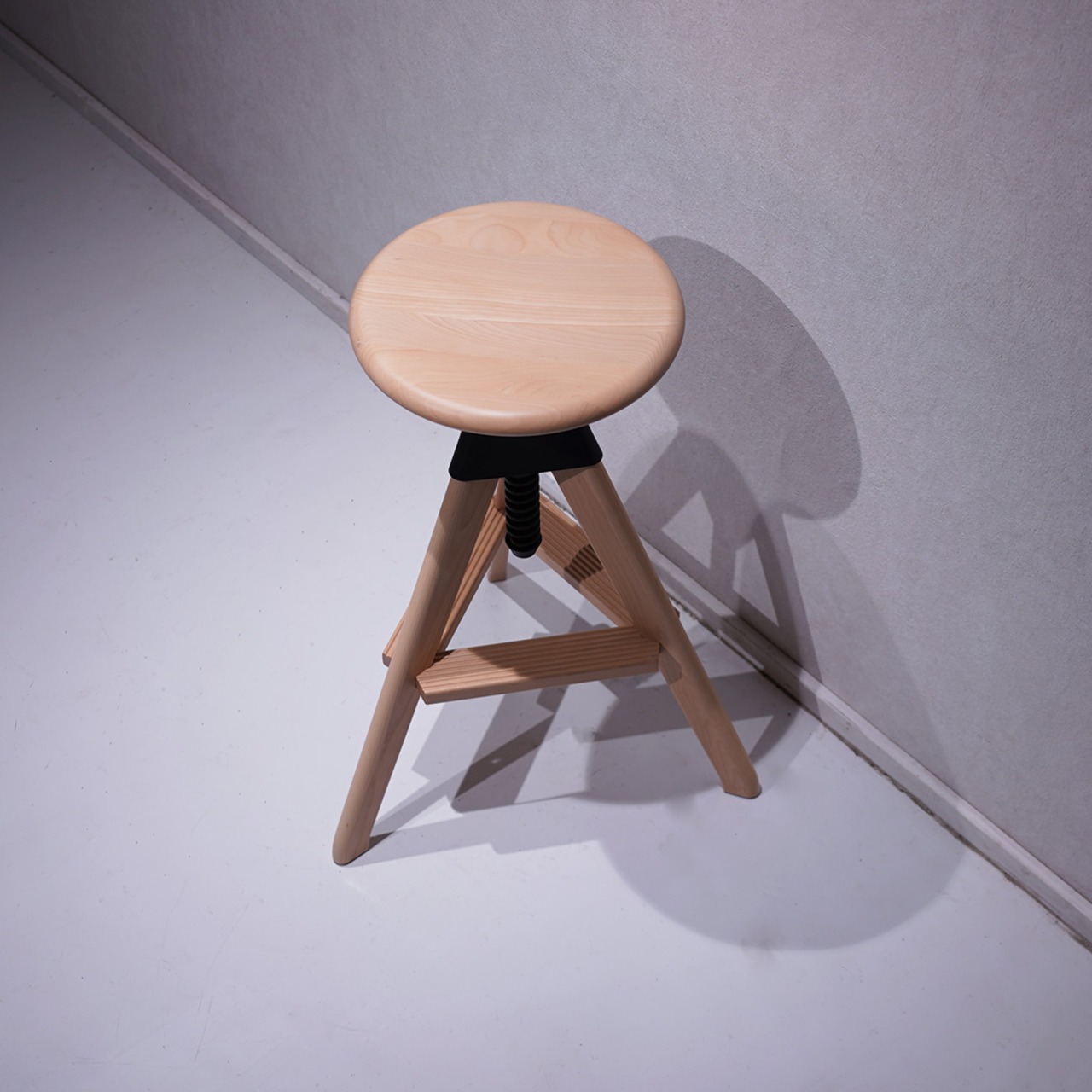 Magis Tom – The Wild Bunch / イタリア モダン Konstantin Grcic 名作 マジス トム ハイスツール デザイナーズ チェア （関連:Vitra,MAARKET,CIBONE）