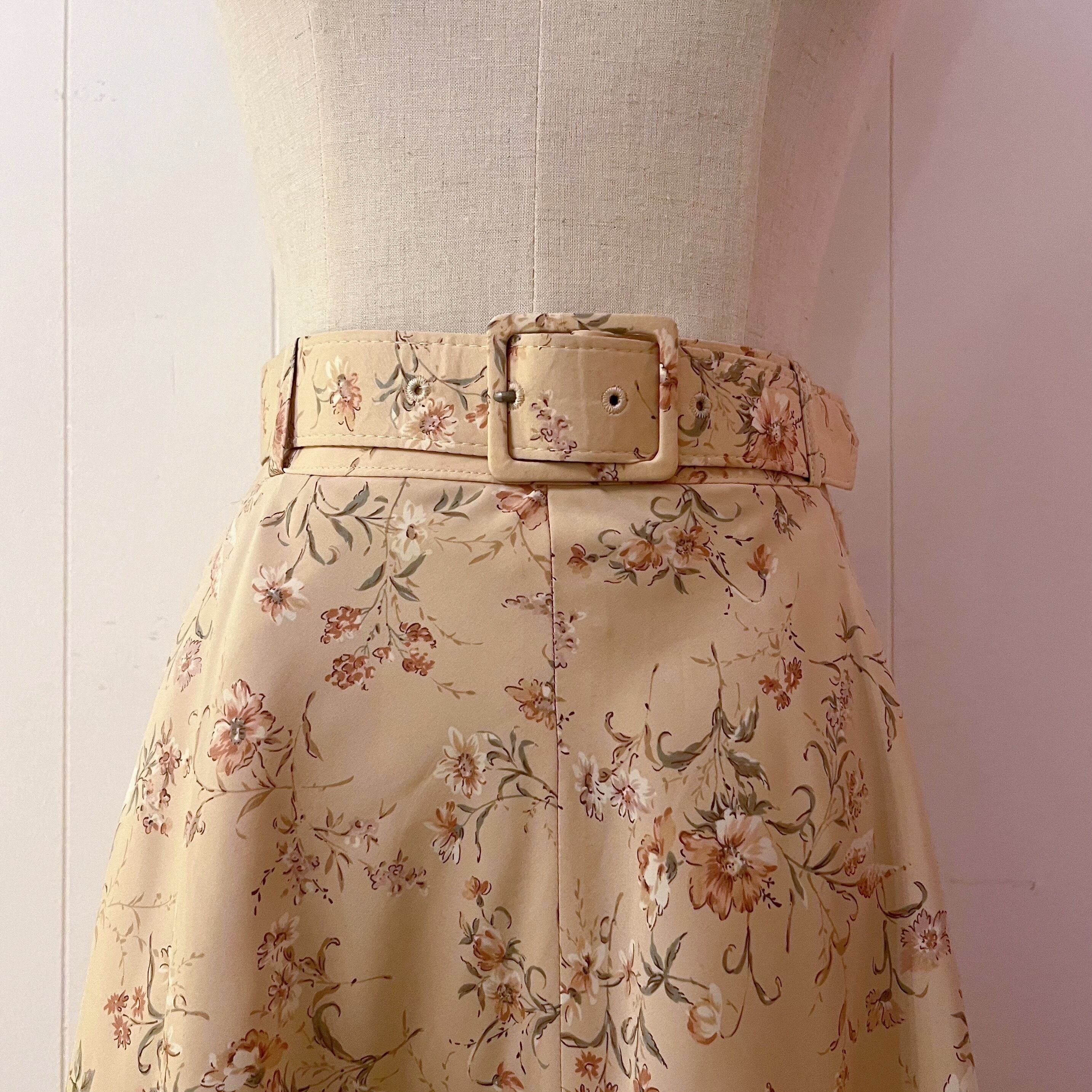 cream beige flower belt flare skirt