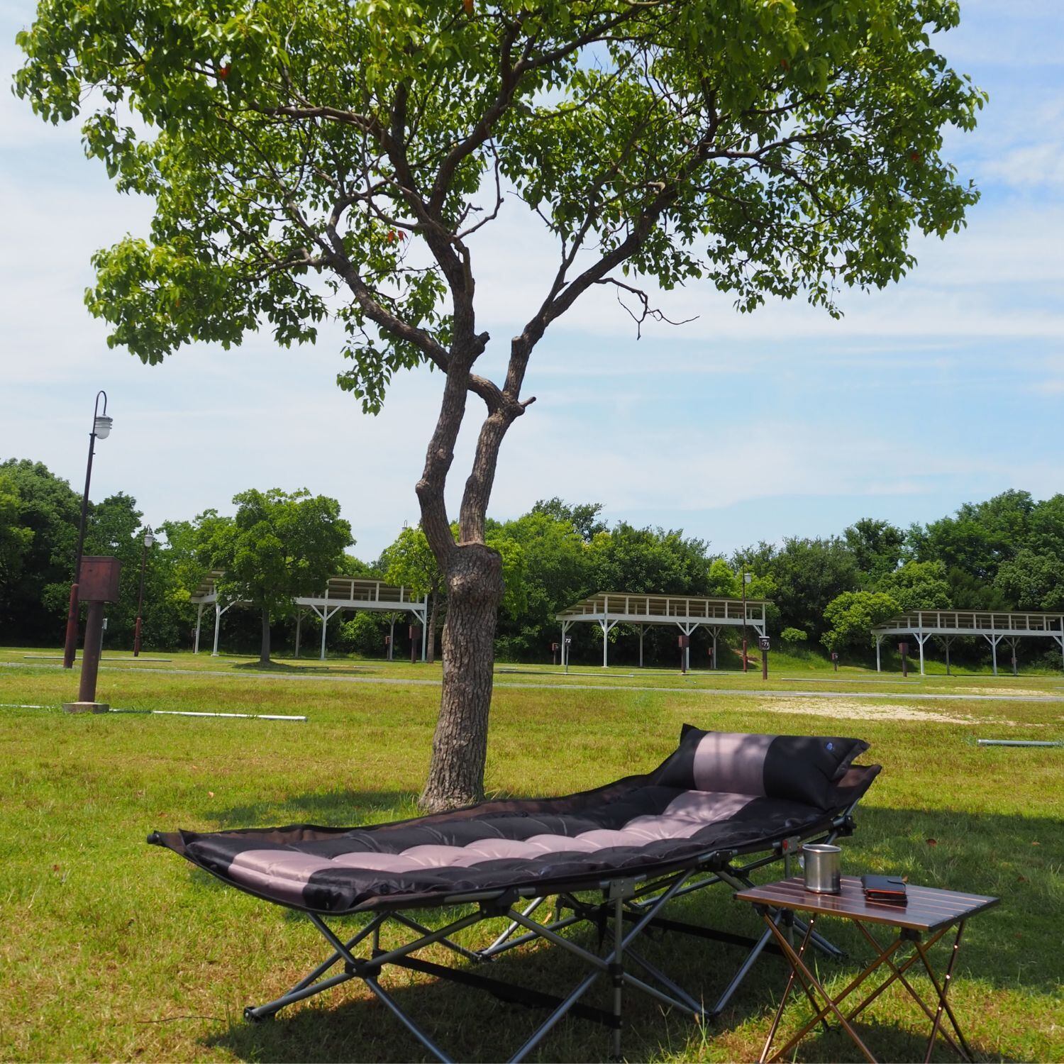 ノーブランド アウトレット インフレーターマット エアーマット 約65㎝(幅)x192㎝(長さ)x5㎝(厚み)1人用【ブラック&グレー】キャンプマット キャンプ用品 キャンプギア