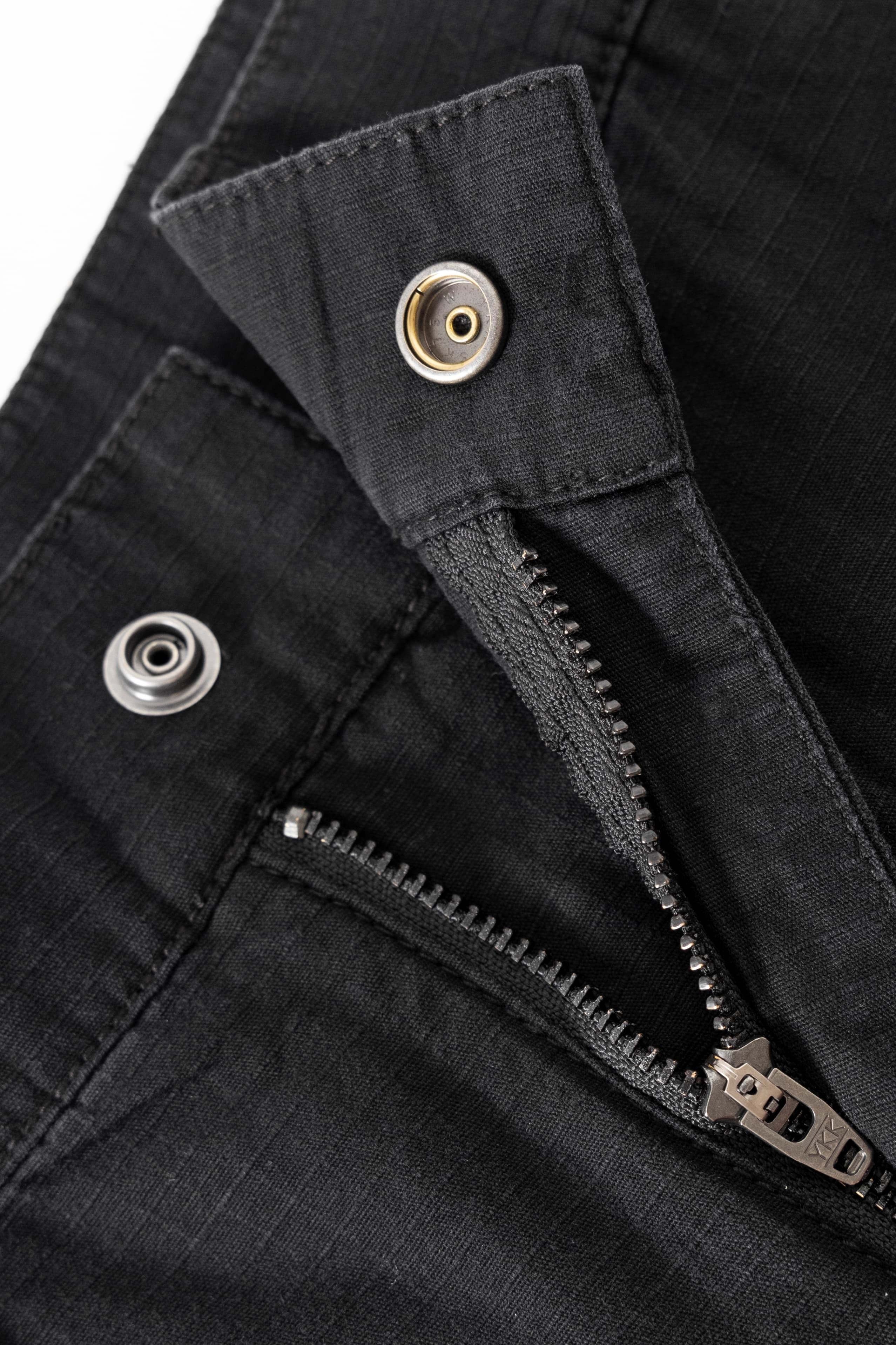 SUPPLIER】Cross Leather Patch Baggy Shorts / Black | PARX