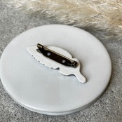 雷鳥の羽　ブローチ