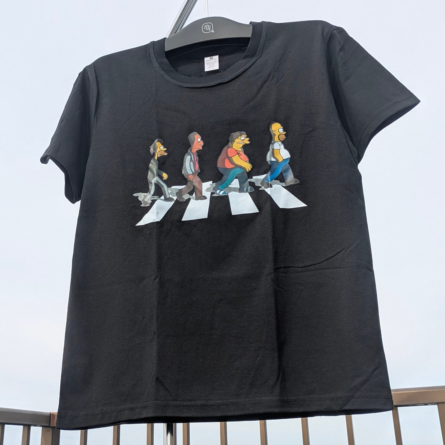 【 ザ・シンプソンズ（The Simpsons）】モーの酒場常連Tシャツ / ABBEY ROAD / アビーロード / アビイ・ロード/ Tシャツ〚アメリカン雑貨 アメトイ〛