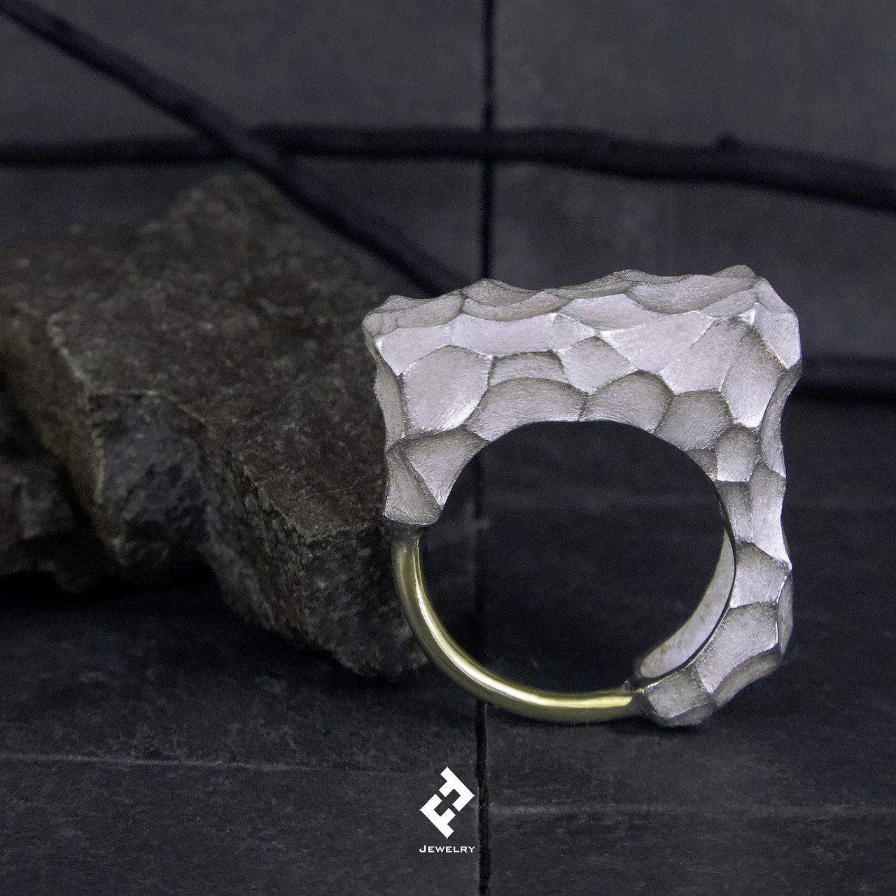 +romvlvs・ring (white)