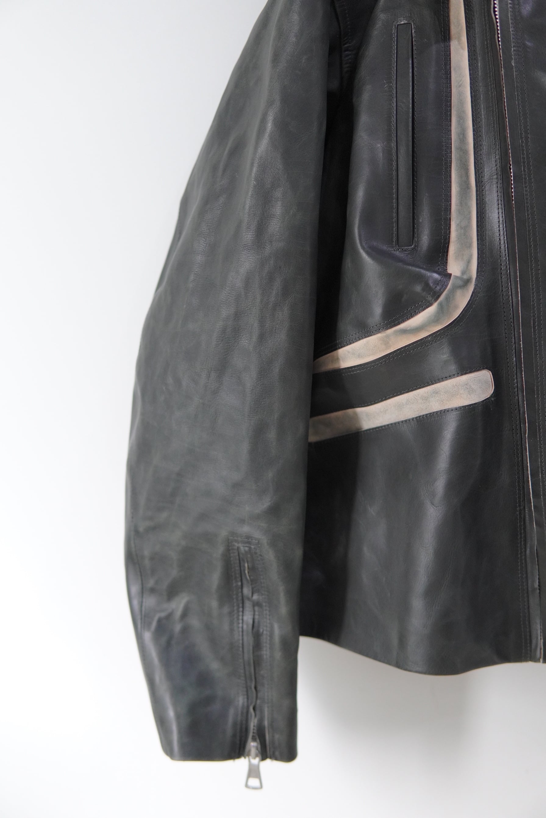 DAISUKE TANABE / pluto | POETRY