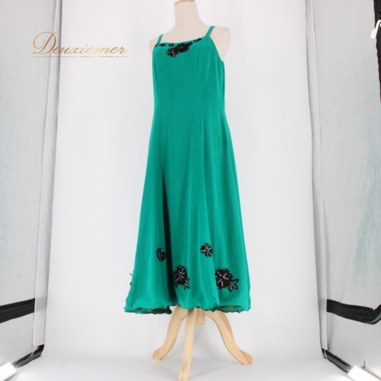 社交ダンス 衣装 スタンダード ドレス ワンピース レッスンウェア パーティドレス 緑 黒 ラインストーン SEKINE セキネ グリーン系 ブラック系 フィット感 レディース おしゃれ エレガント ダンス衣装 発表会 講演会 カジュアル 大人向け 体型カバー ステージ衣装 動きやすい 美しいデザイン 限定商品 セール コスチューム