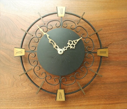 メンテ済み ドイツ製 アイアンフレーム 壁時計 電池式 ヴィンテージ 鋳物 壁掛け時計 アンティーク ig2115