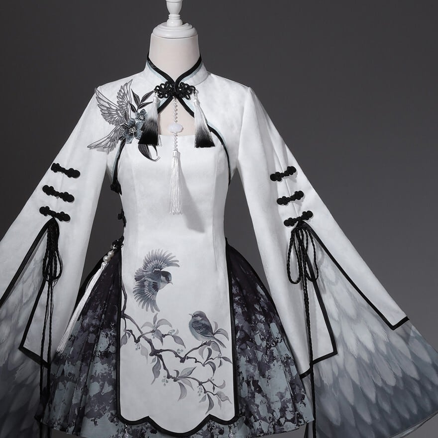 ロリータ 中華×和テイスト融合セットアップ 重ね袖と鶴刺繍が際立つ