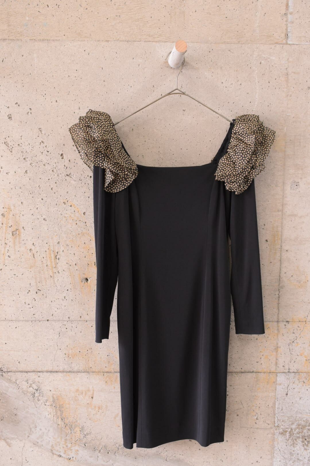 Elegant tulle detail dress