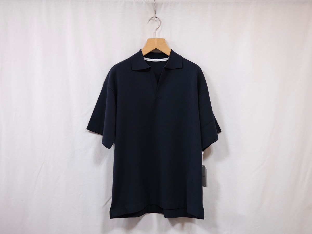 UNIVERSAL PRODUCTS.” CO/PE SKIPPER S/S KNIT D.NAVY” | Lapel online 