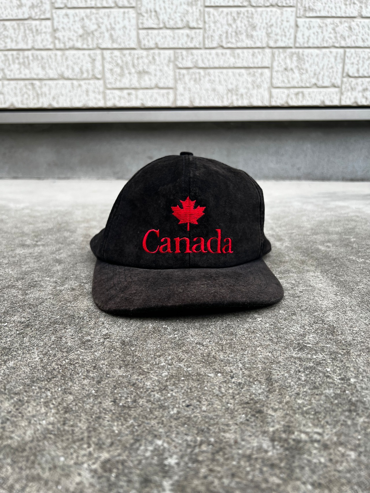 "REAL LEATHER" CANADA Souvenir Sun-fade Cap