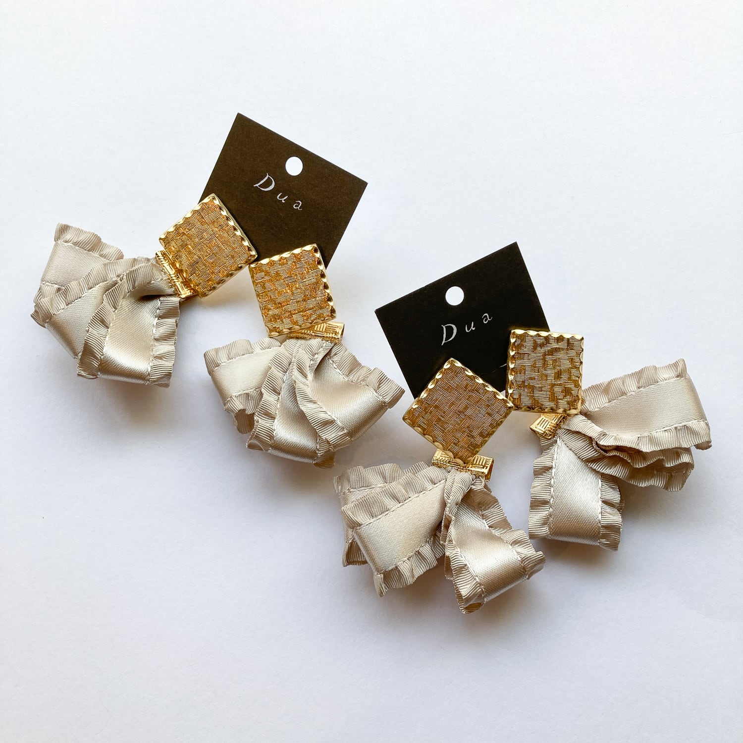 菱形真鍮とフリルリボンの〈ピアス/イヤリング〉 | Dua-アクセサリー