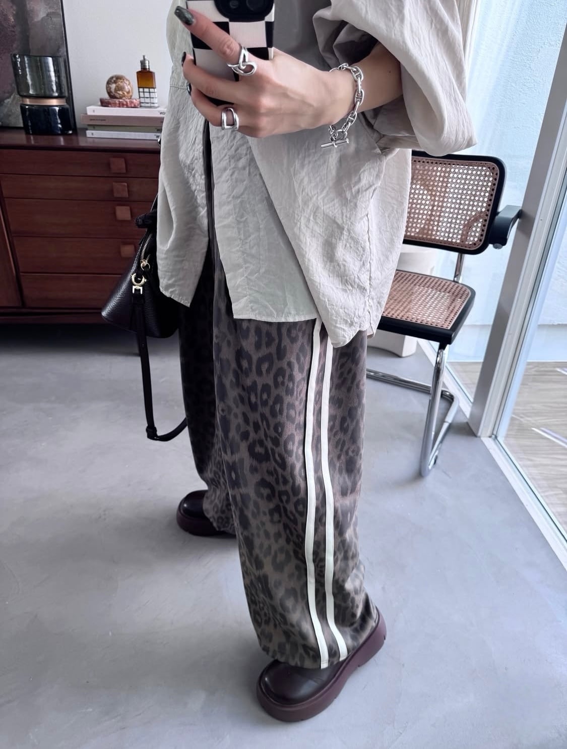 受注予約：5月中旬入荷予定】Leopard Luxe track PT/beige | CFT.