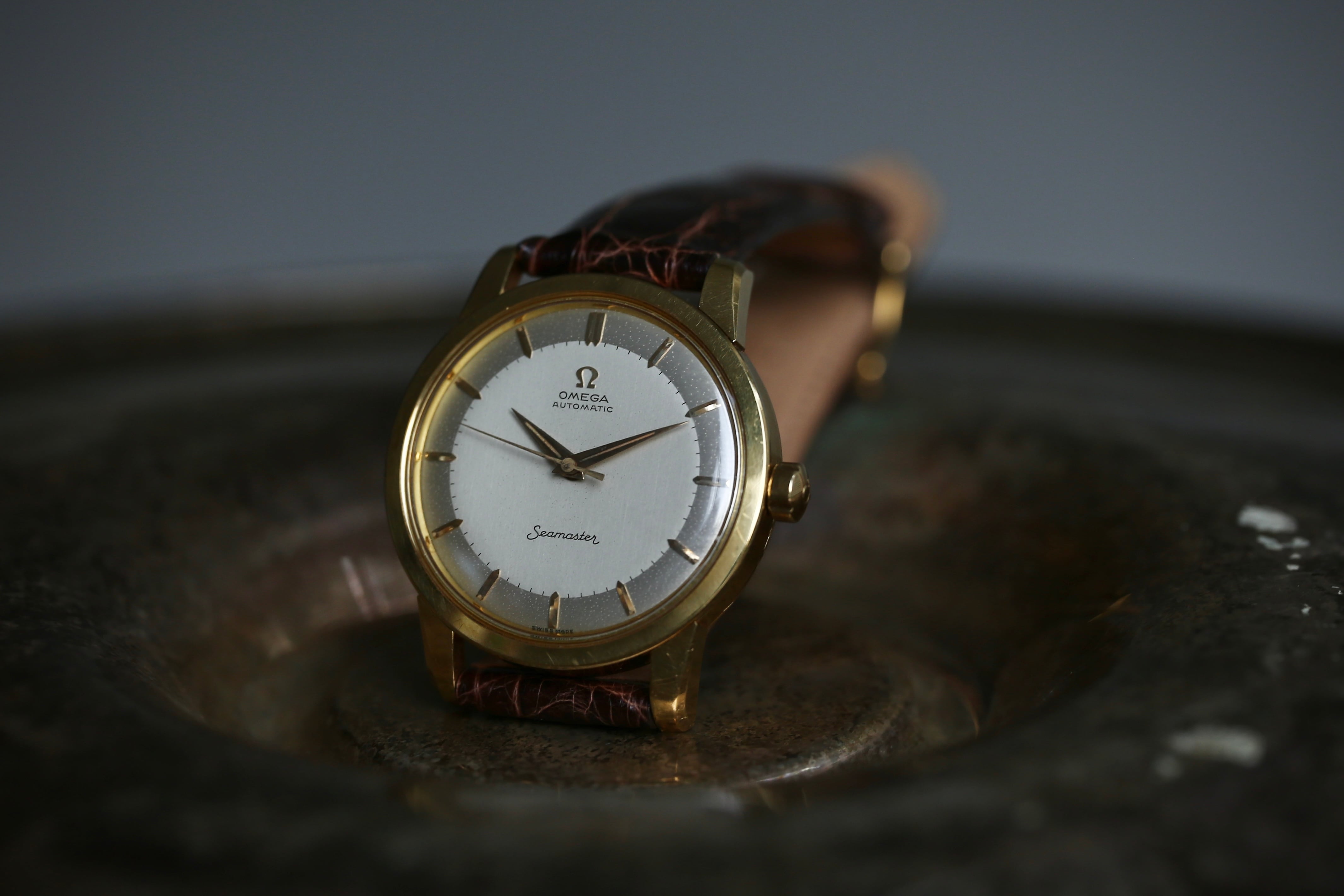 OMEGA　SEAMASTER 手巻き機械式時計　稼働品　　中古品 OMEGA】1956年製 オメガ シーマスター”デラックス” ビッグケース バー