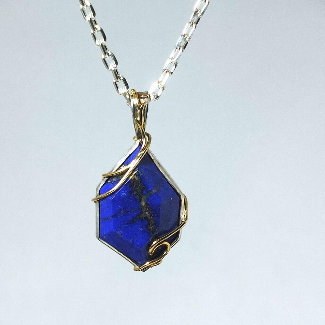 耳元でささやく天使と悪魔のピアス（受注生産） | 彫金工房Falò-orafe