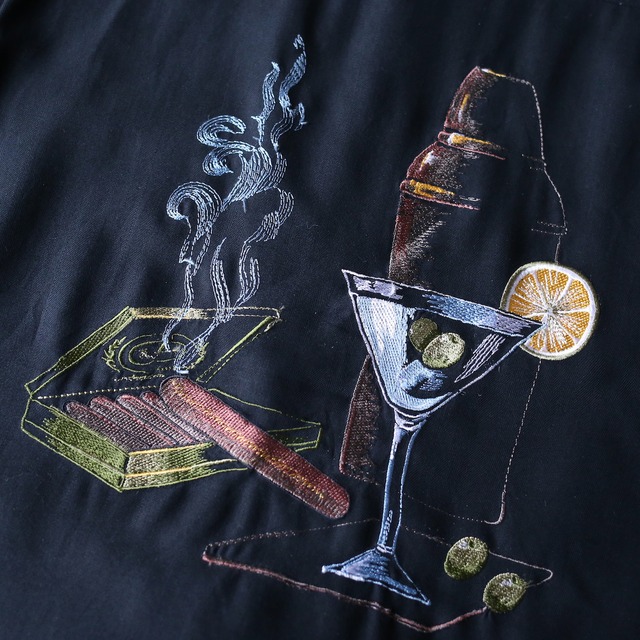 "刺繍" cocktail motif design over silhouette s/s silk shirt