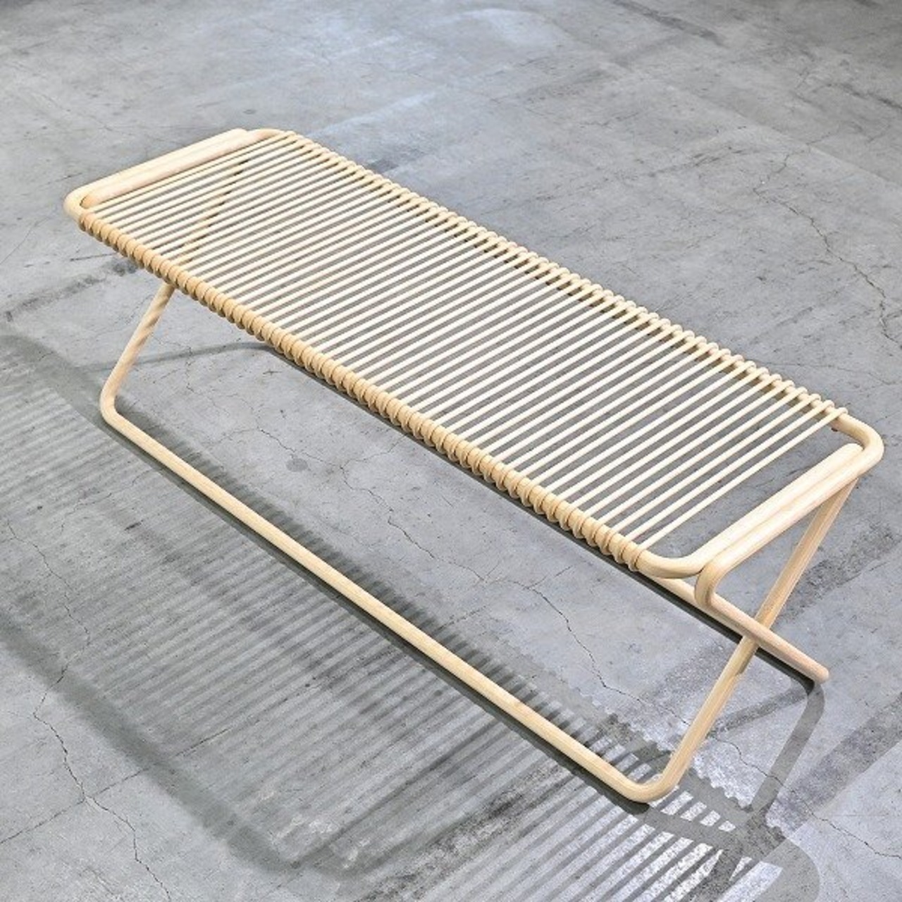 Hermes 490万「Karumi/カルミ」ベンチ 長椅子 チェア リビング サロン 軽量 アルヴァロ シザ Alvaro Siza 竹 日本製 バンブー エルメス【中古家具/中古インテリア/USED家具ユーズド家具/リサイクル】