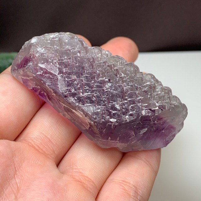 パープルフローライト原石クラスター×フローライトハリネズミ