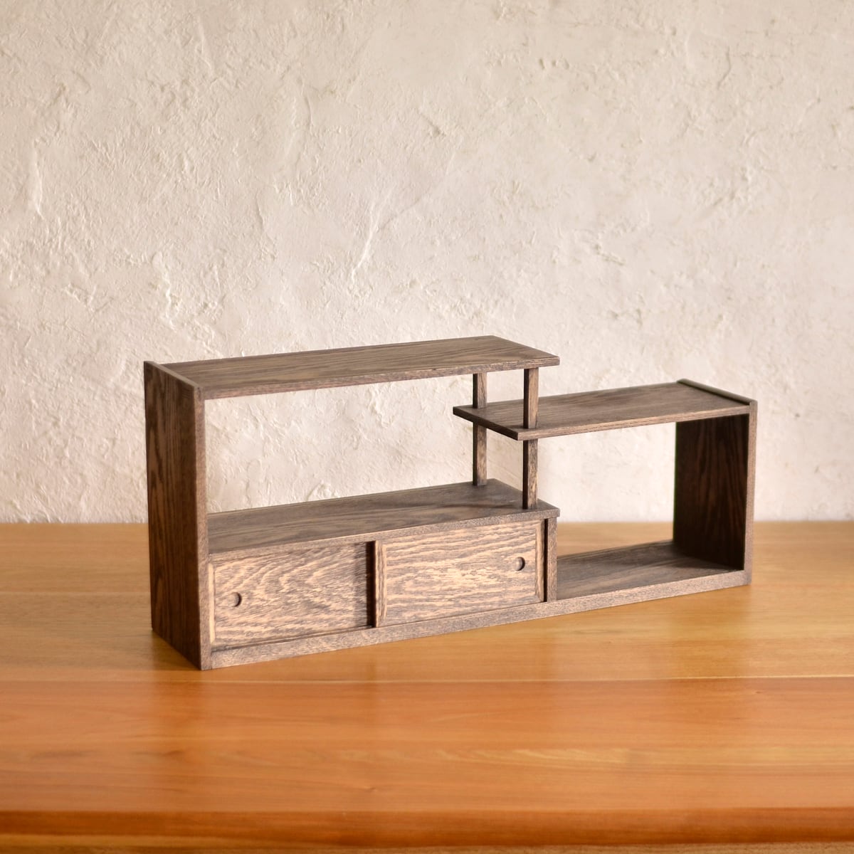 卓上【 違い棚 】ナラ - 黒染め | 家具工房のお店【 POZZO（ポッツォ