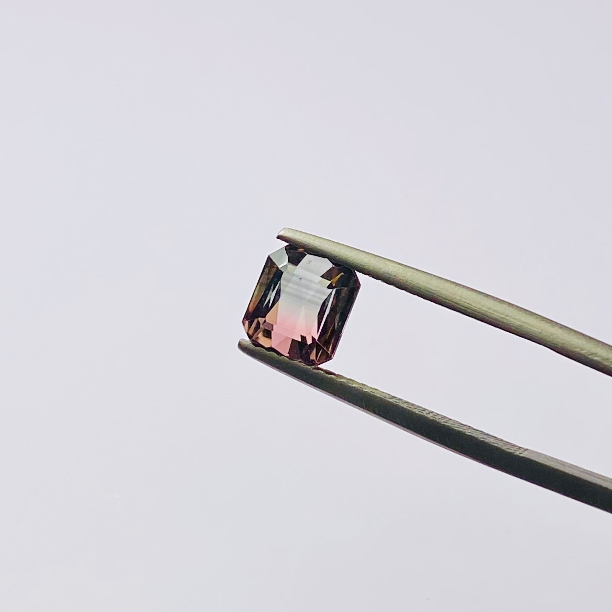 ブラックピンクのセクシーバイカラートルマリン♡