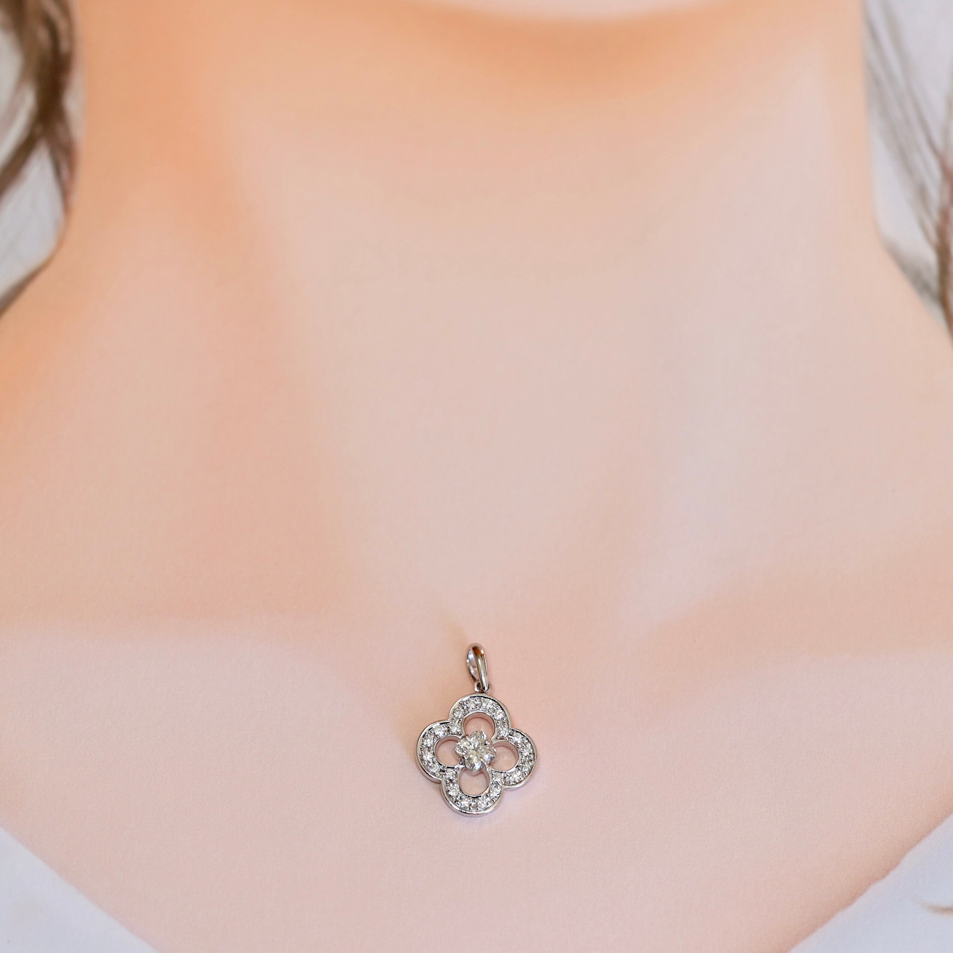 Lilyカットダイヤ　ネックレストップ Lilyカットダイヤネックレストップ