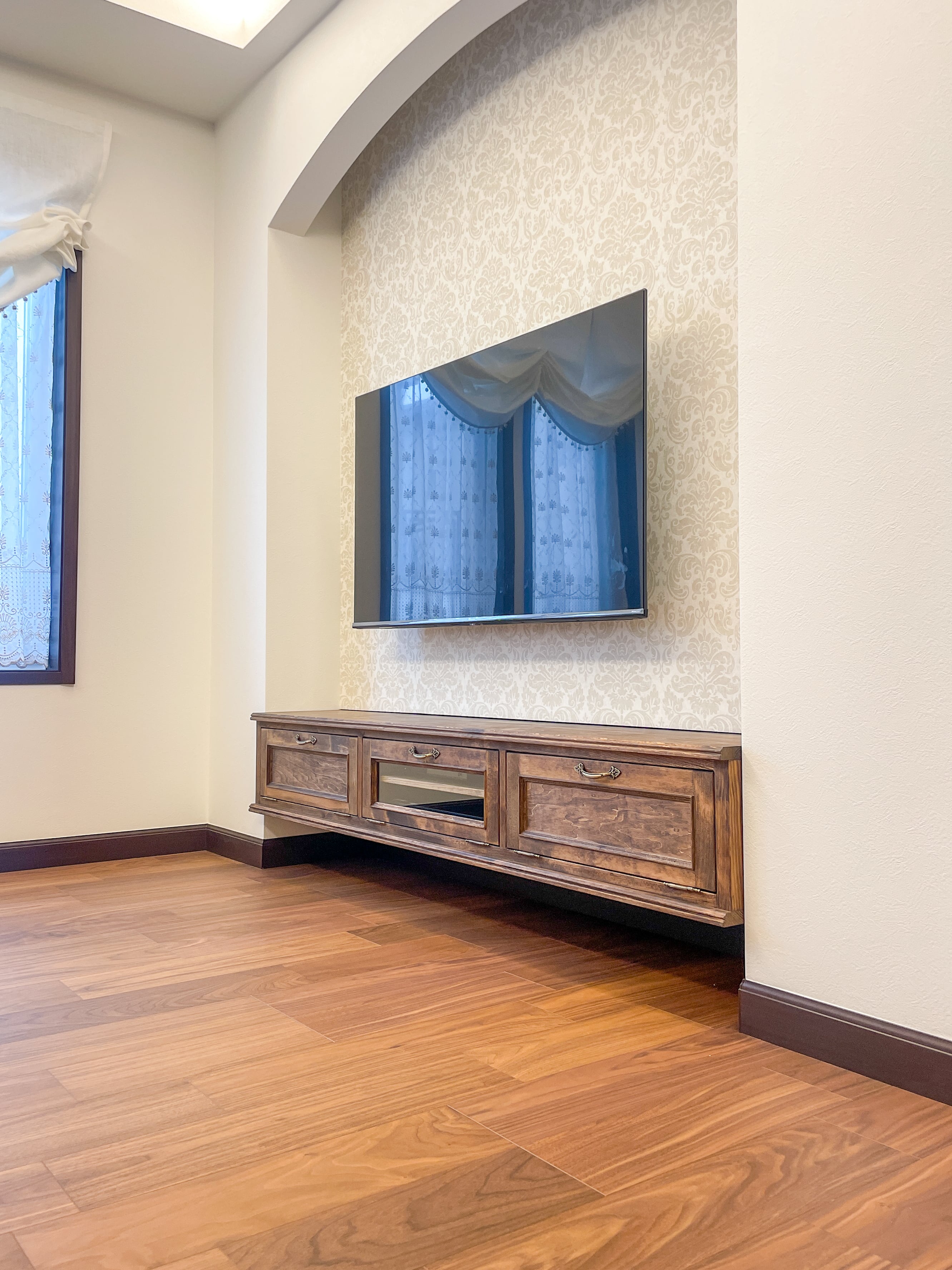 壁掛けテレビ向け フロートタイプテレビボード アンティーク調テレビ台