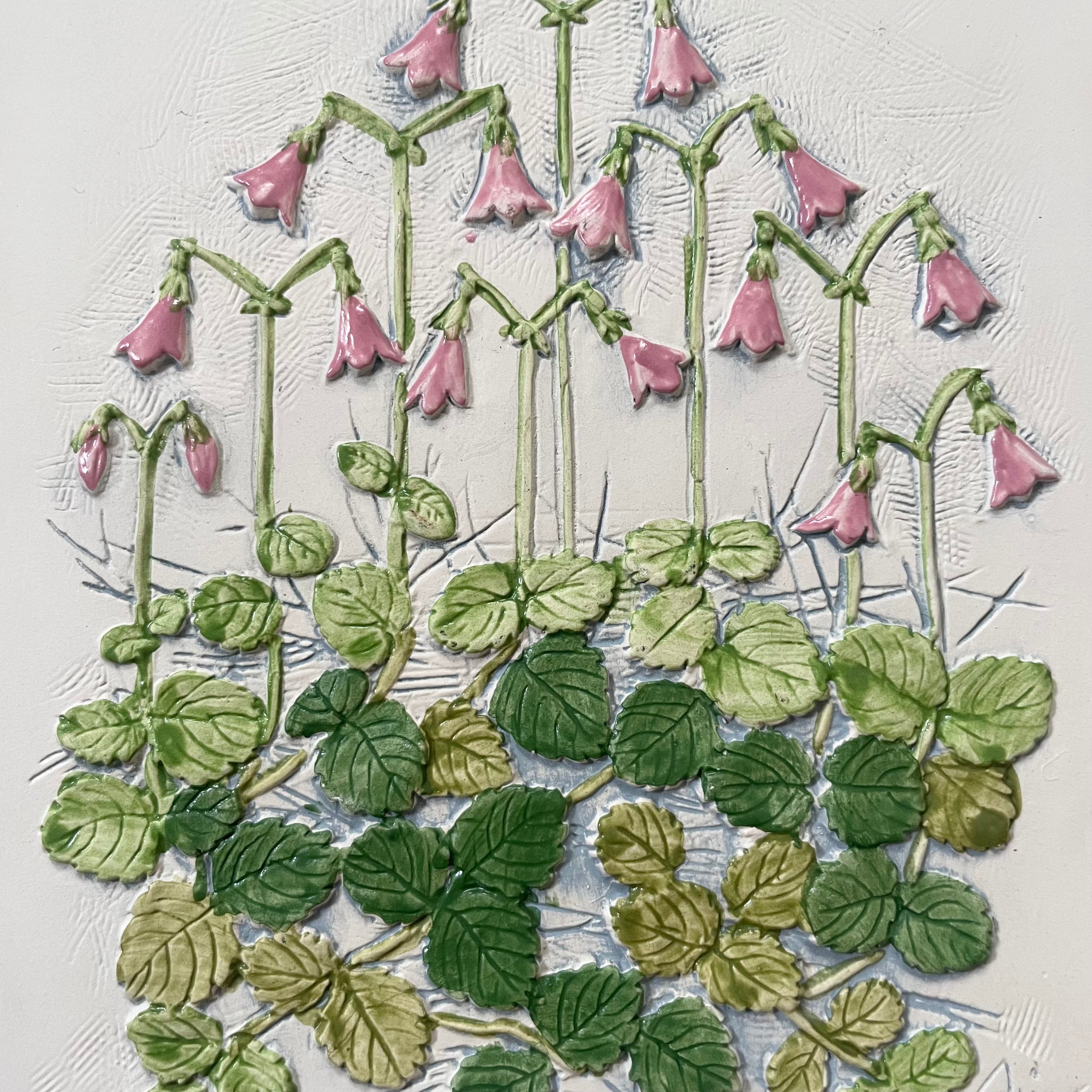 白地にリネアの花の陶板 | tsuitachi craft&brocante
