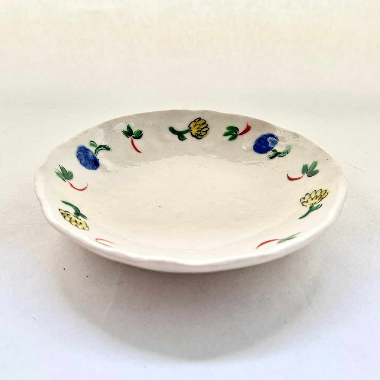 志野赤絵色花ちらし六寸皿(青、黄)【榛澤宏】 | うつわや はんのき