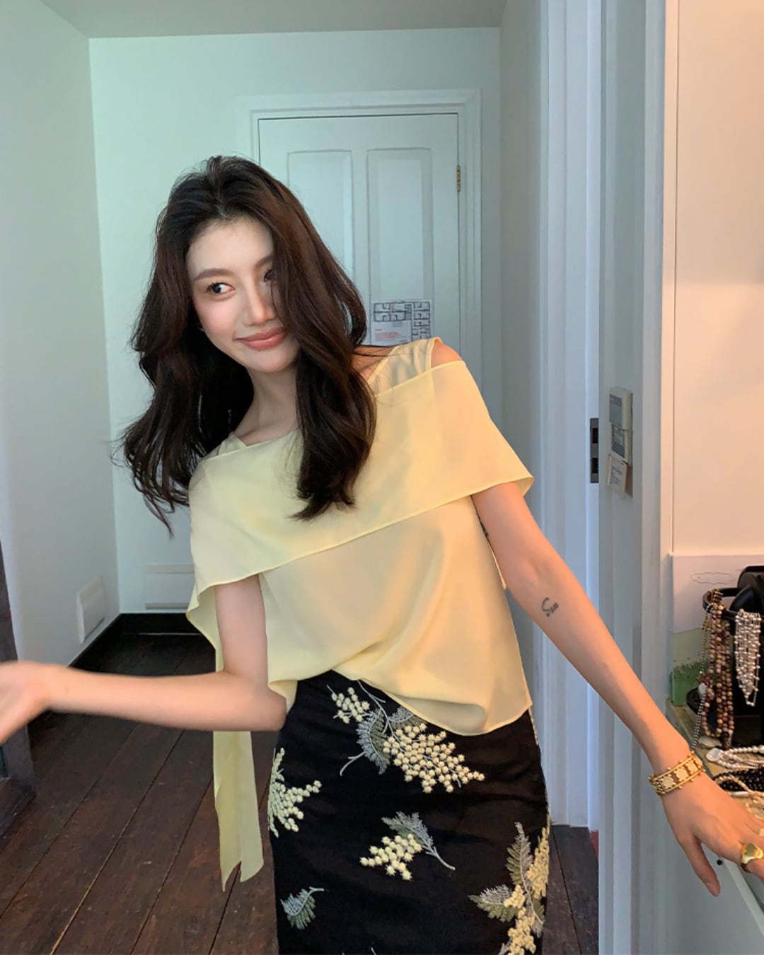 シルクアシンメトリーブラウス S25459