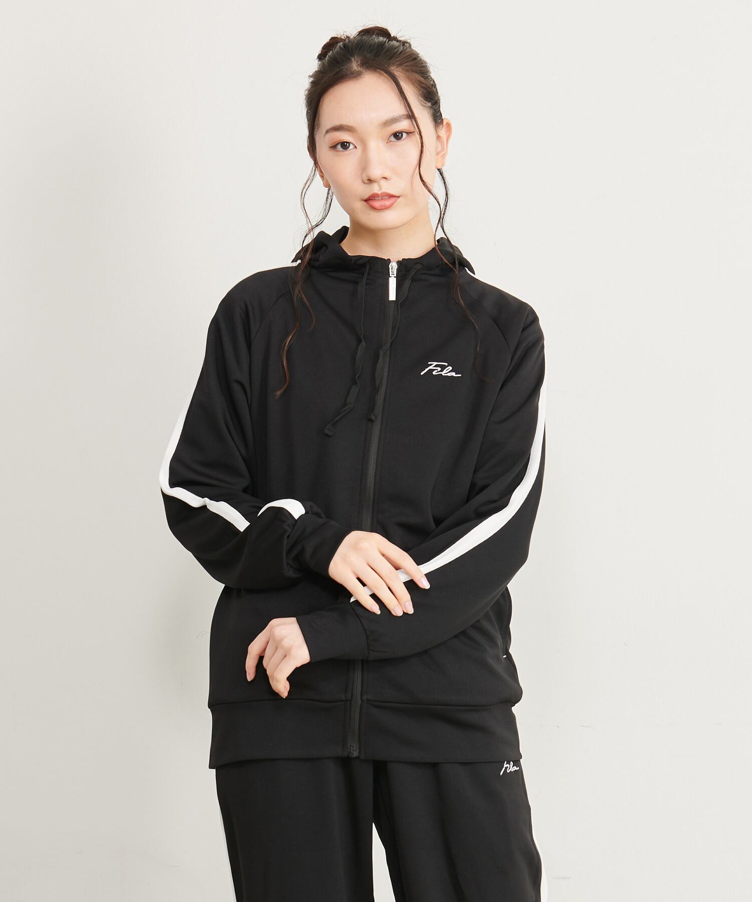 ユニセックス向けのブランドをメインにした、カジュアルな洋服や服飾