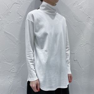 cafune オフハイネックTee