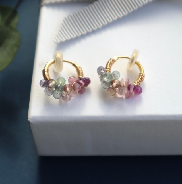 ［イヤリング］petit berries hoops/サージカルステンレス フローライト