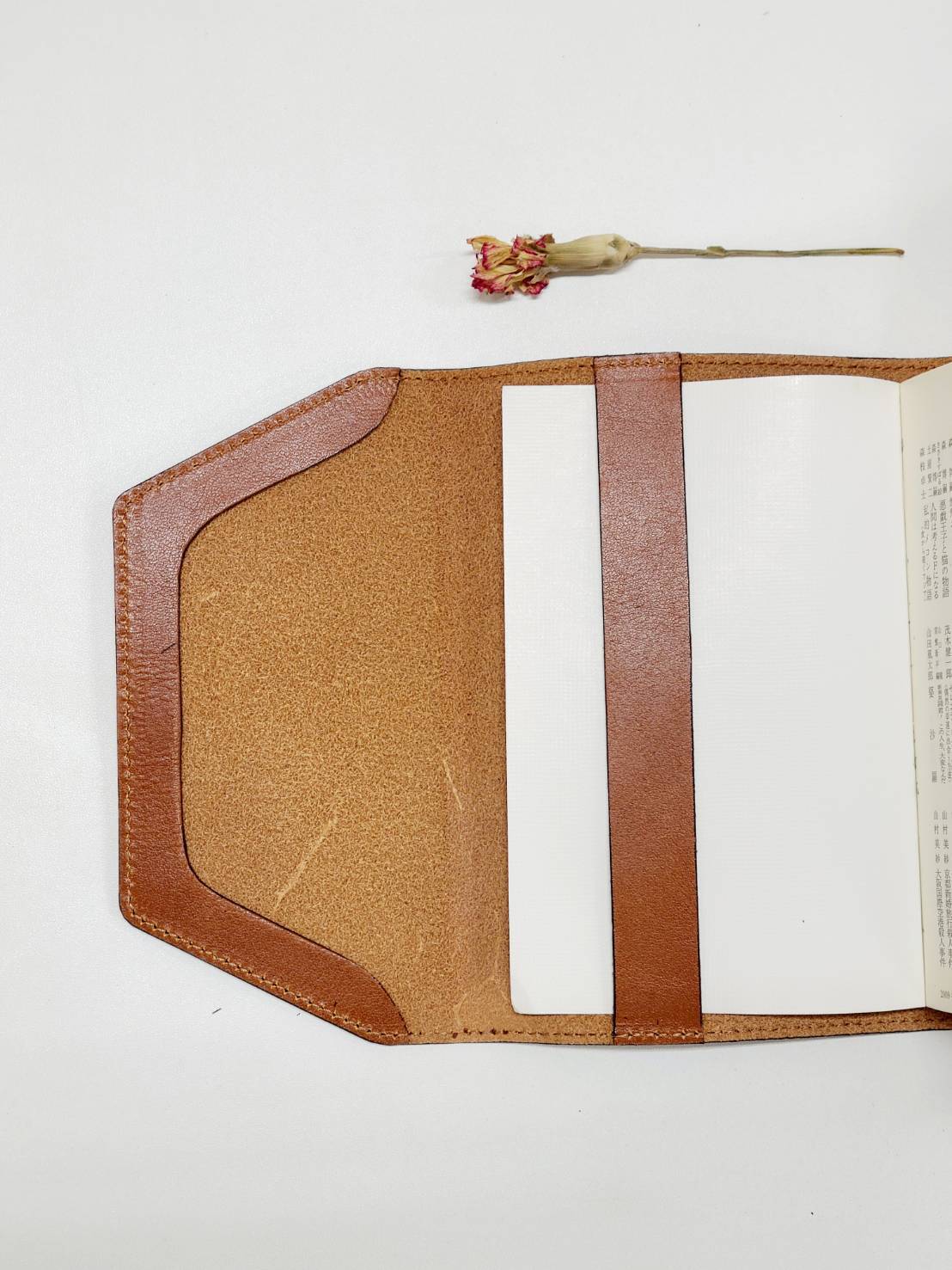 かばん屋さんの本革レザーブックカバー（キャメル） Le Coeur