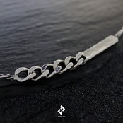+cadenas・ バーネックレス (black+sapphire)