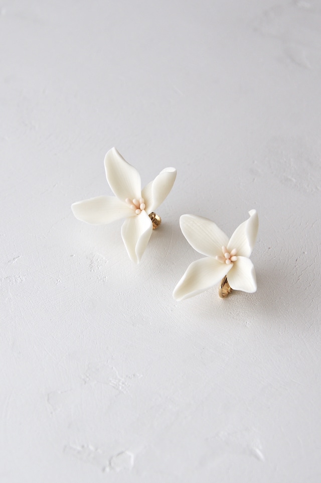 Gardenia Studs