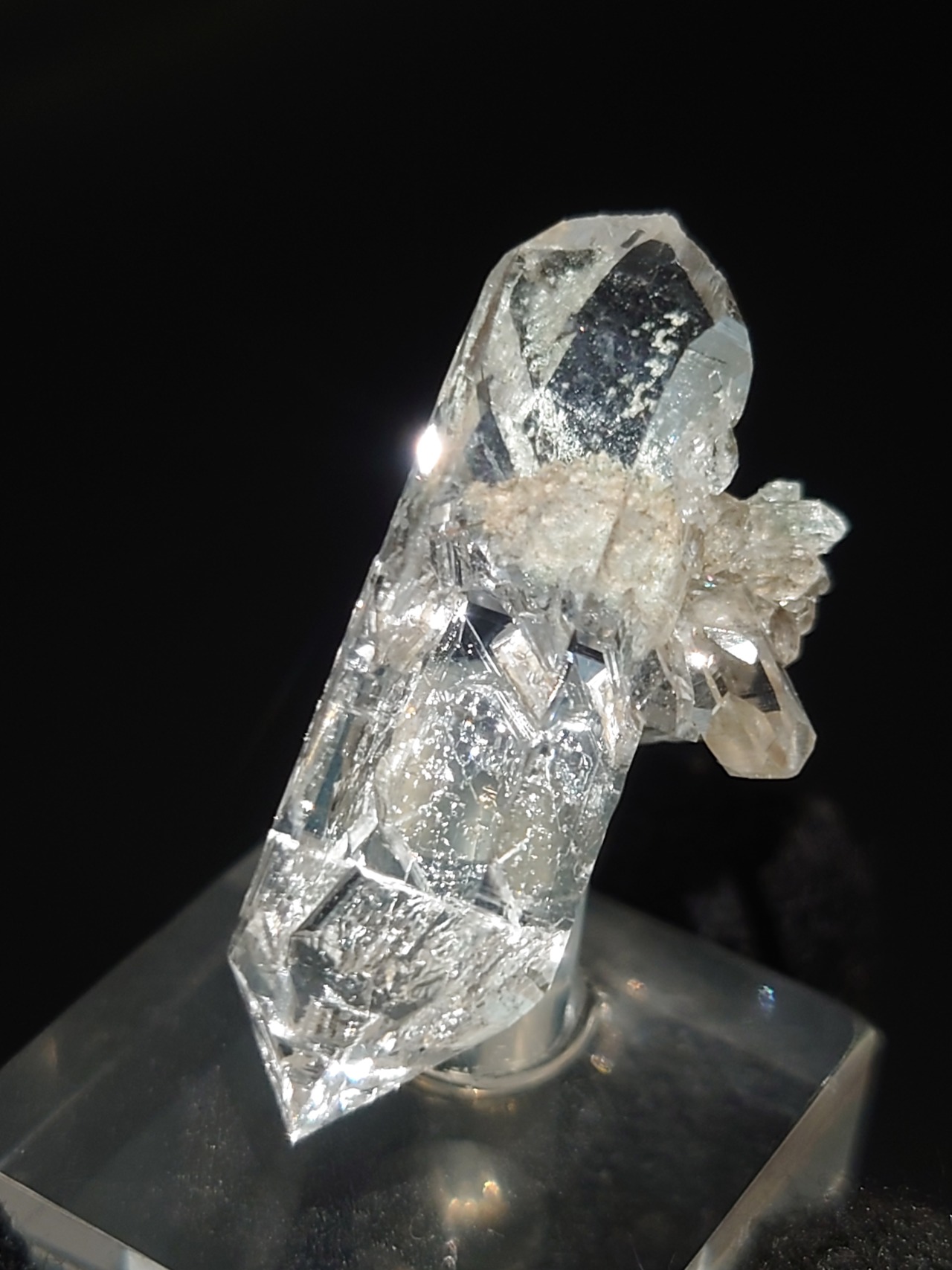 ヒマラヤ水晶クラスター＆クローライト Manihar, Garsa Valley, Kullu, H. Pradesh India  R4-838