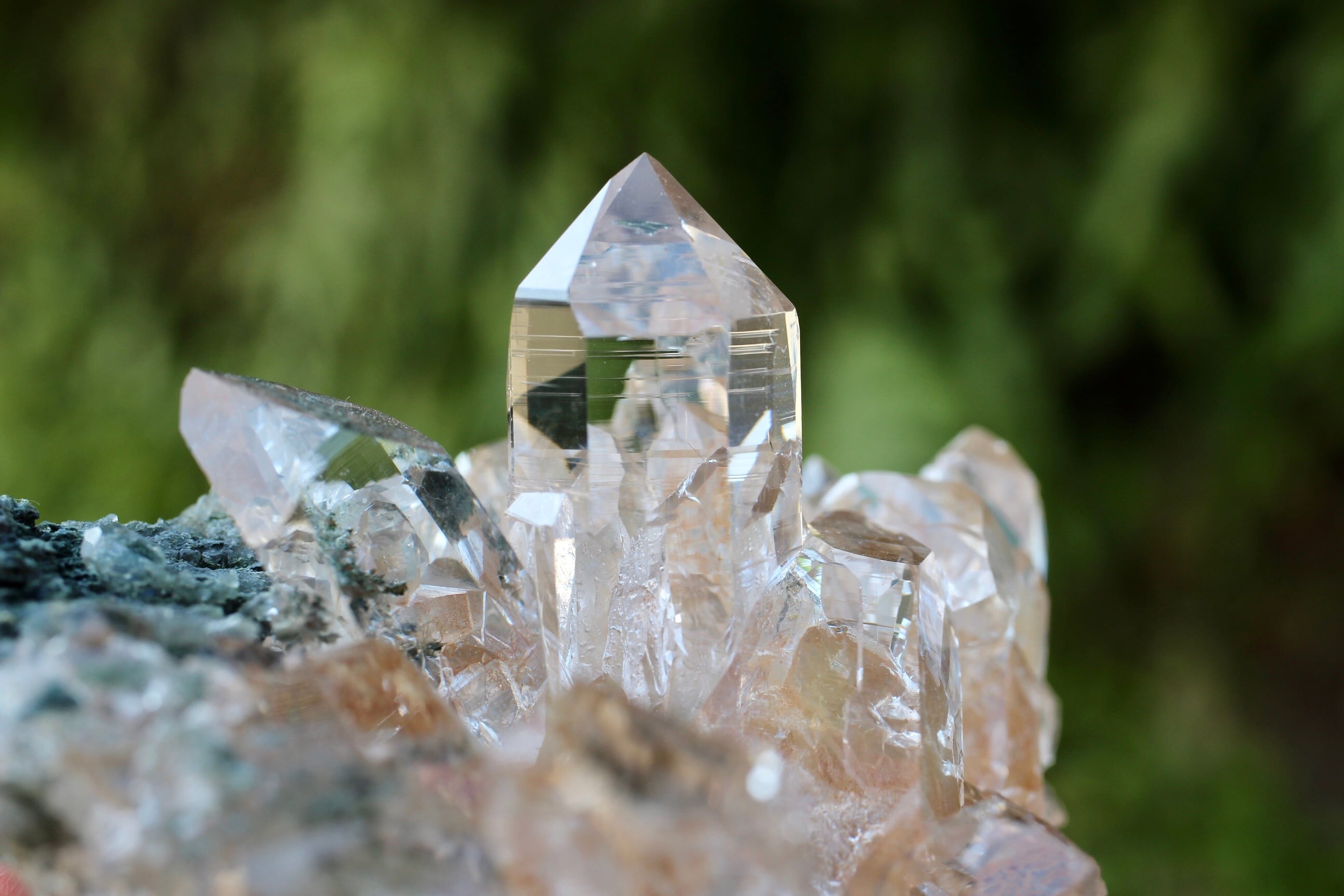 ヒマラヤ水晶 マニハール産 | 石垣島の夜光貝アクセサリーとヒマラヤ