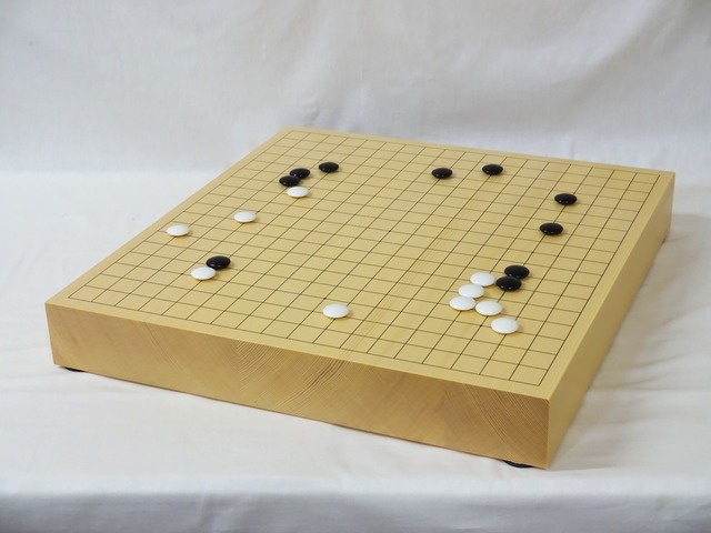 碁盤 新かや 2寸 接合卓上盤 | 碁盤・将棋盤・付属品一式・化粧木箱 