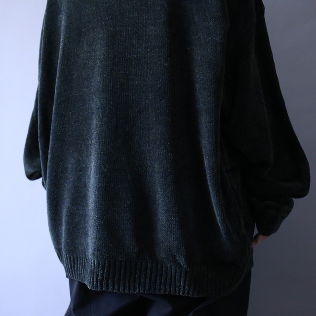 cross line pattern over silhouette pile knit sweater