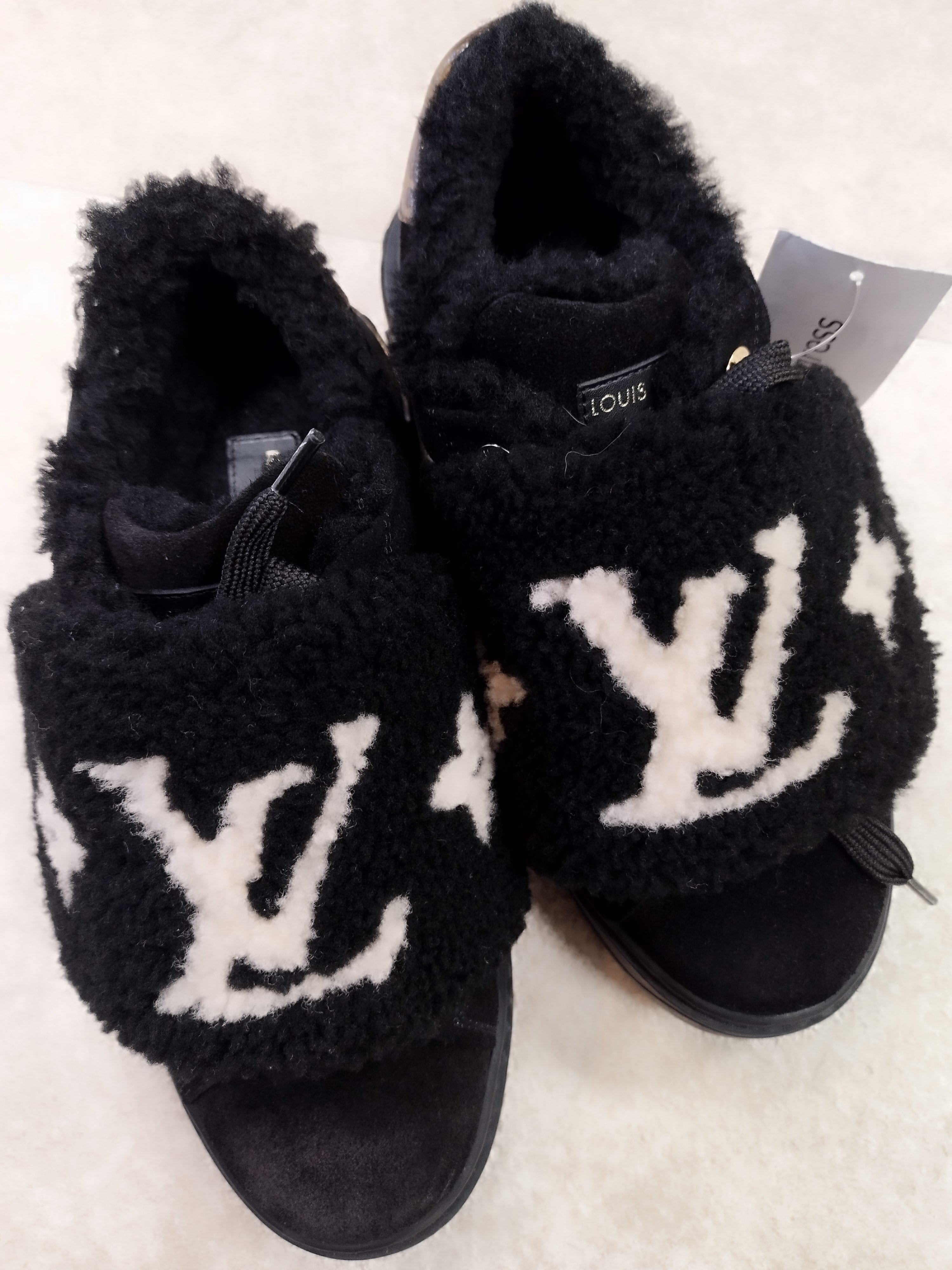 ウ*♡様 ヴィトン　ボア　スニーカー LOUIS VUITTON ボアスニーカー | tigress