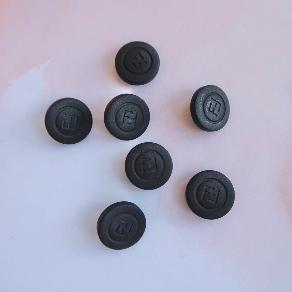 VINTAGE FENDI BUTTON】ブラック ロゴ ボタン 18mm F-19025 | annvintage
