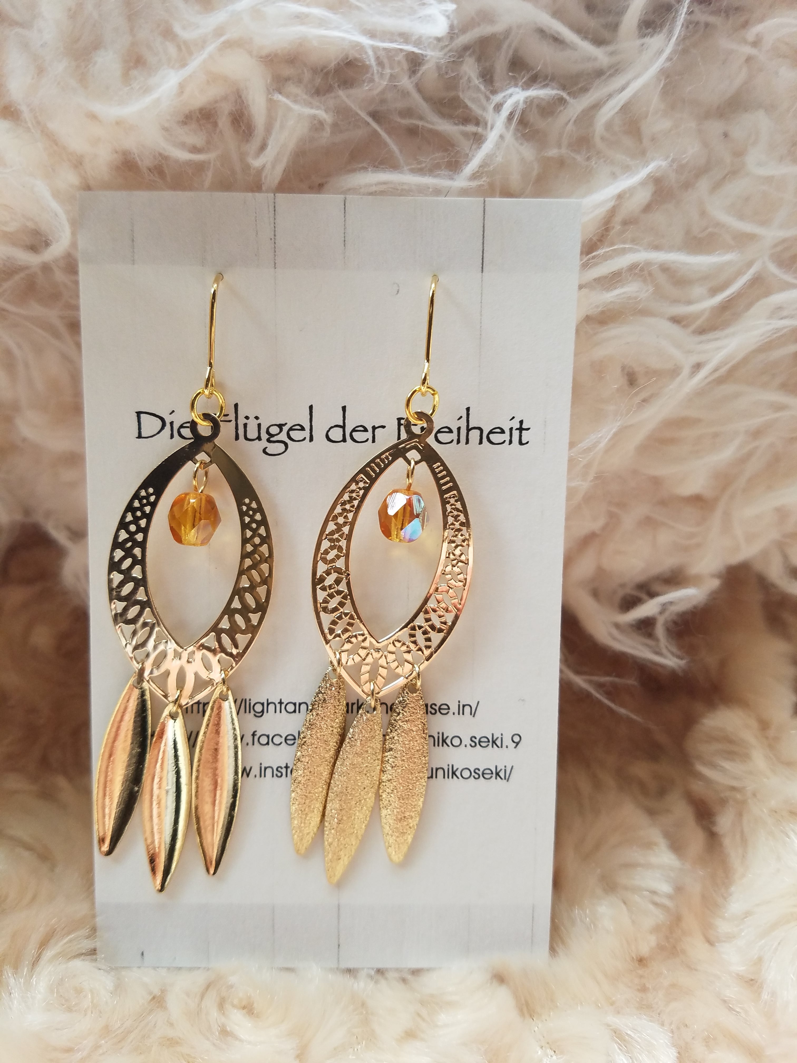 セール】魅惑の赤い羽根 | ○Die Flügel der Freiheit